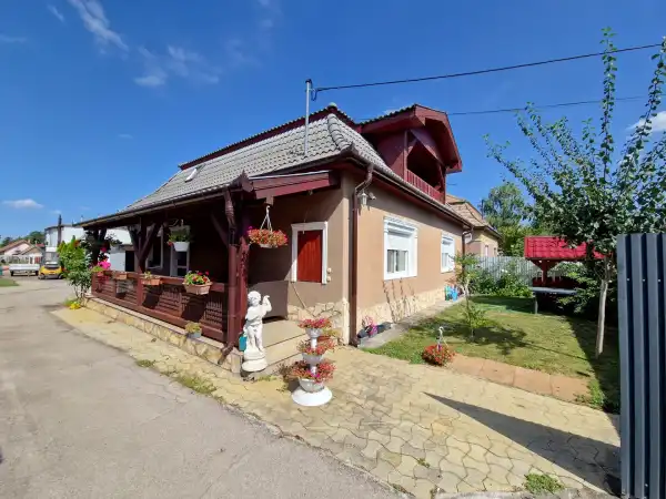 Eladó téglalakás, Kiskunlacháza 4+1 szoba 130 m² 90 M Ft